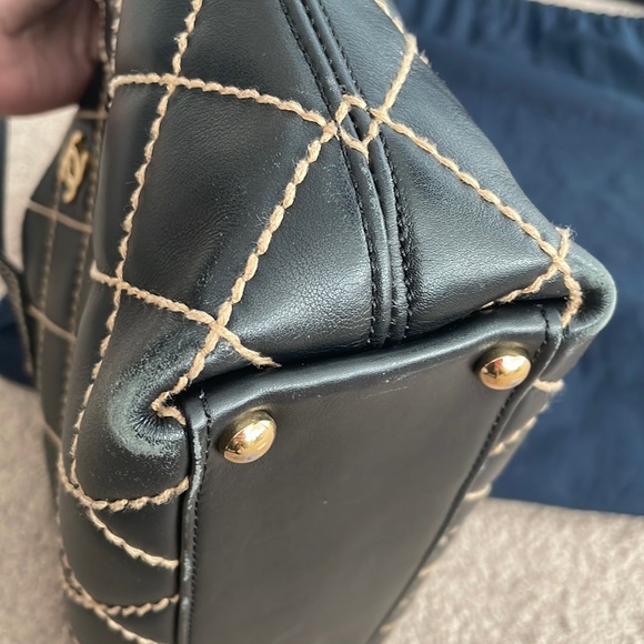 Preloved Chanel leather stitched handbag with full set - Picture 10 of 17